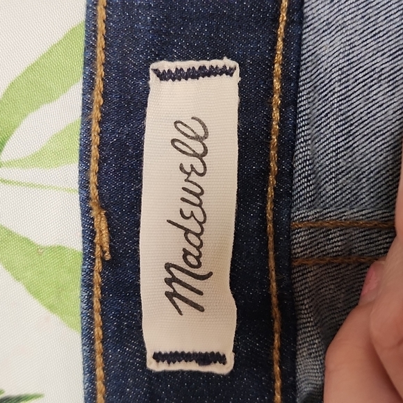 MADEWELL Curvy High-Rise Skinny Jeans in Seville Wash. - Picture 3 of 6